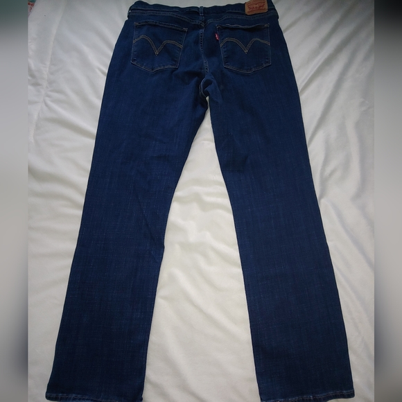 EUC Women’s Levi’s Classic Straight-Leg Jeans in Lapis Dark Horse – Size 14 - Picture 3 of 10